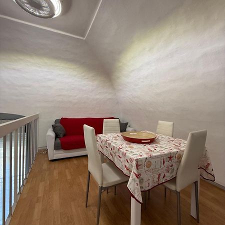 Aura Apartment Brindisi Bagian luar foto
